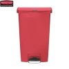 Kosz Slim Jim® Step-On 68L Resin Containers red